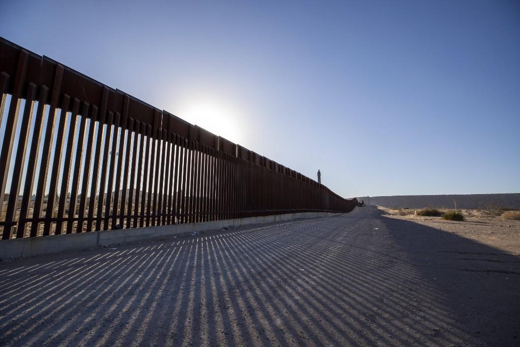 Kristi Noem Orders Black Border Wall With Mexico To Stop Climbing