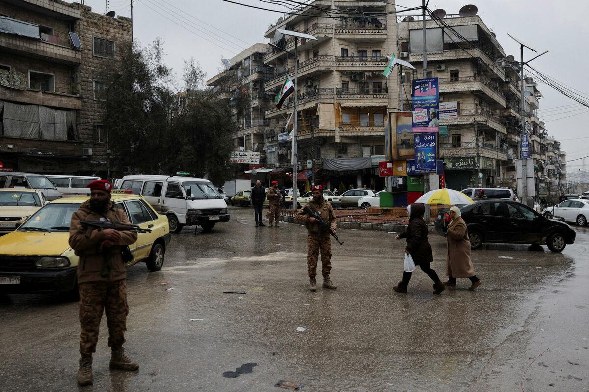 Syrian Government Forces Reassert Control Over Aleppo Neighborhood After Kurdish SDF Lay Down Arms