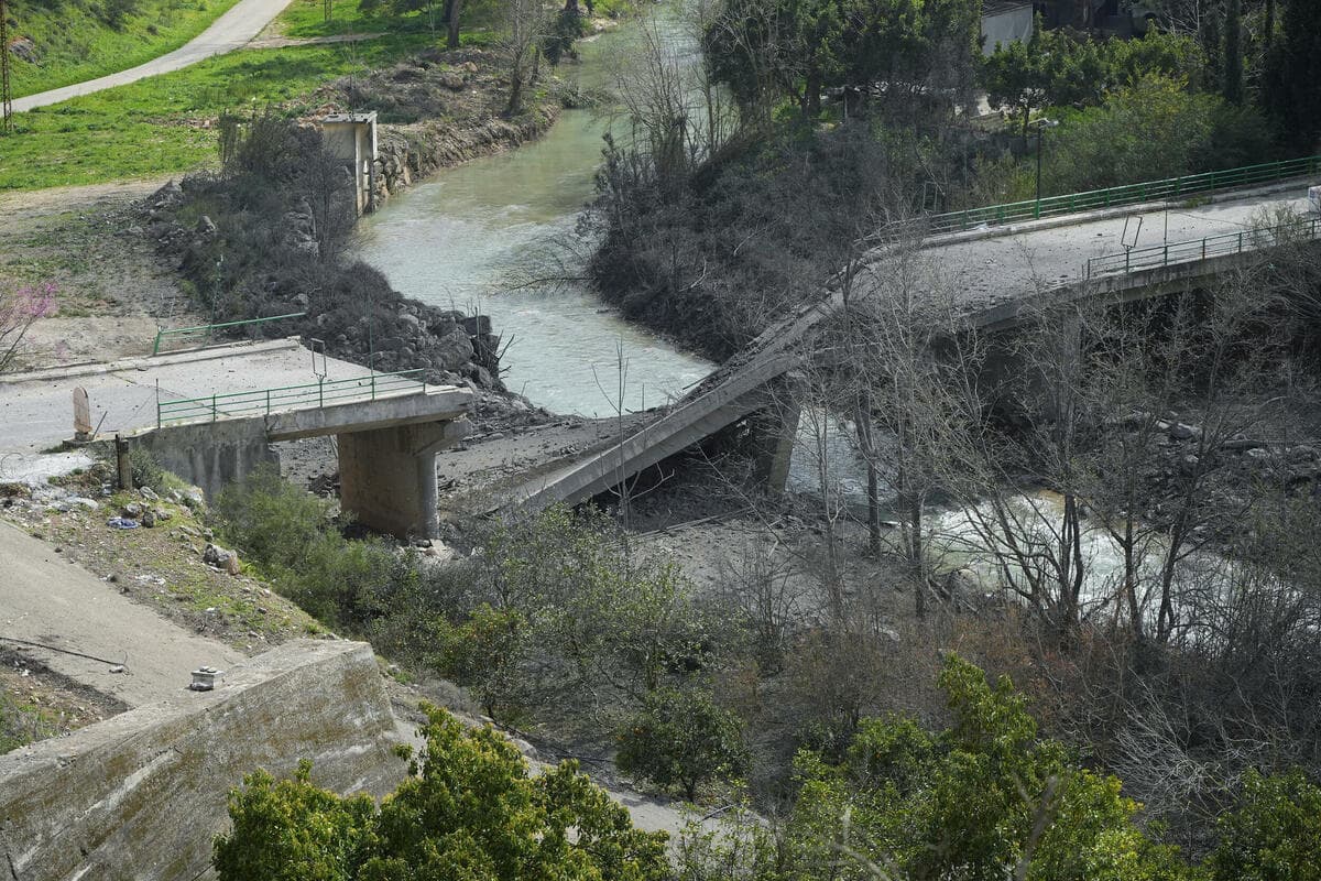 Israel Destroys Zrarieh Bridge Over Litani River in Southern Lebanon