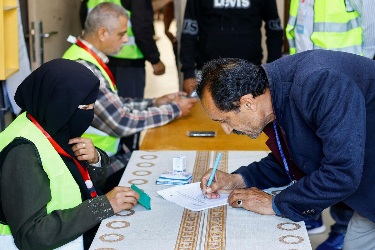 Palestinians Vote In Deir Al-Balah And West Bank Municipal Elections After Hamas Exclusion