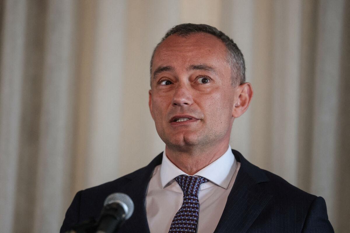 Board of Peace Envoy Mladenov Says Hamas Disarmament Is Not Negotiable for Gaza Ceasefire