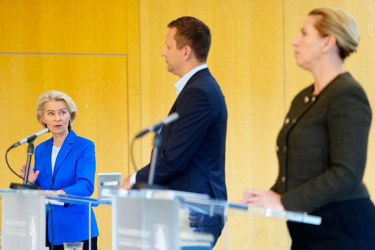 Ursula von der Leyen Arrives in Nuuk to Sign EU Greenland Partnership Declaration