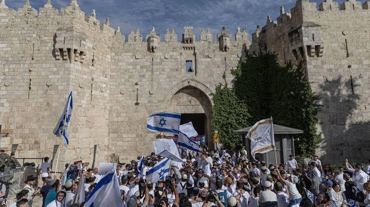 Hundreds of Israeli Settlers Storm Al-Aqsa Mosque on Fifth Day of Sukkot