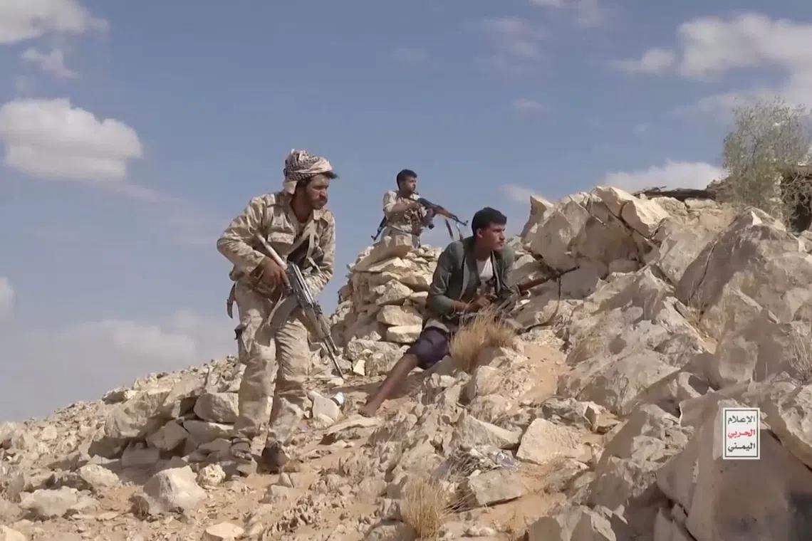 Houthis Seize Kahbub Mountains as Trump Cancels Strikes, Fighting Spreads in Taiz
