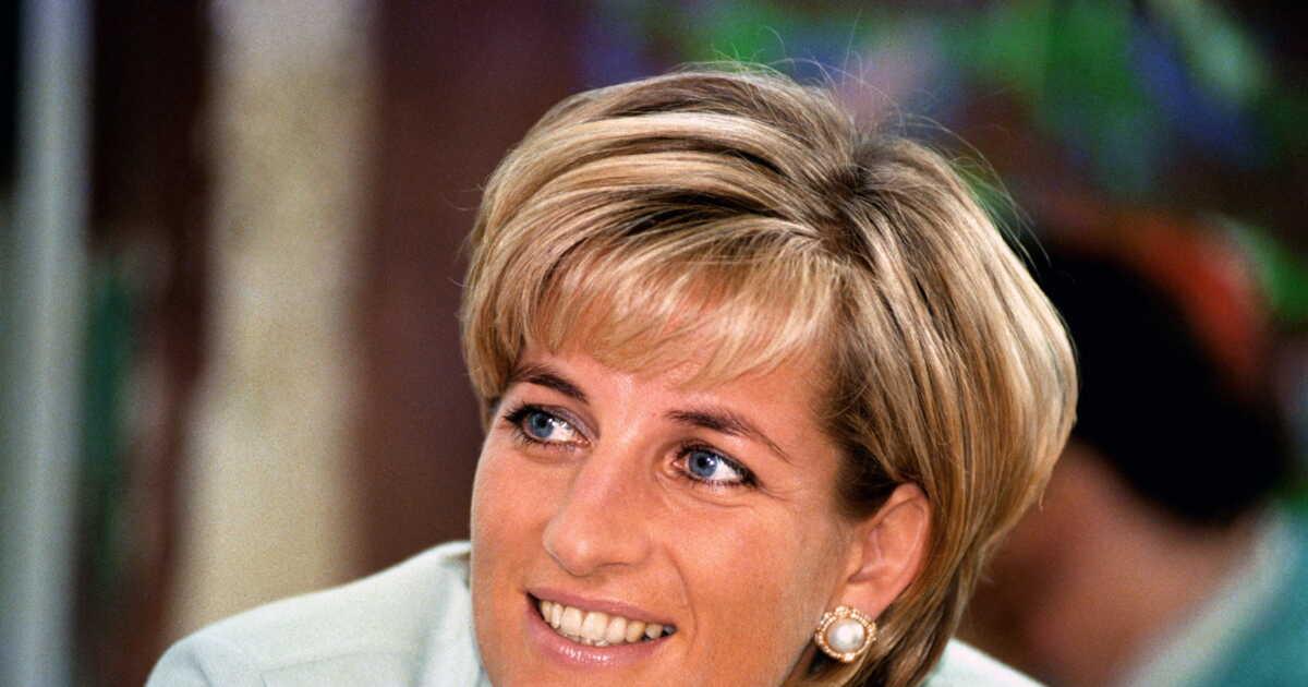 Princess Diana’s 1995 Letter to Michael Barratt Offered for Sale by Reeman Dansie’s Royalty Auction
