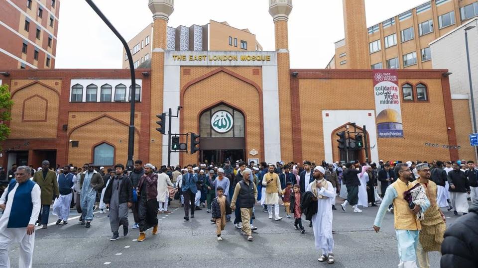 British Muslim Trust Says UK Mosques Face Attacks Every Five Days, Waiting Months for Home Office Funding