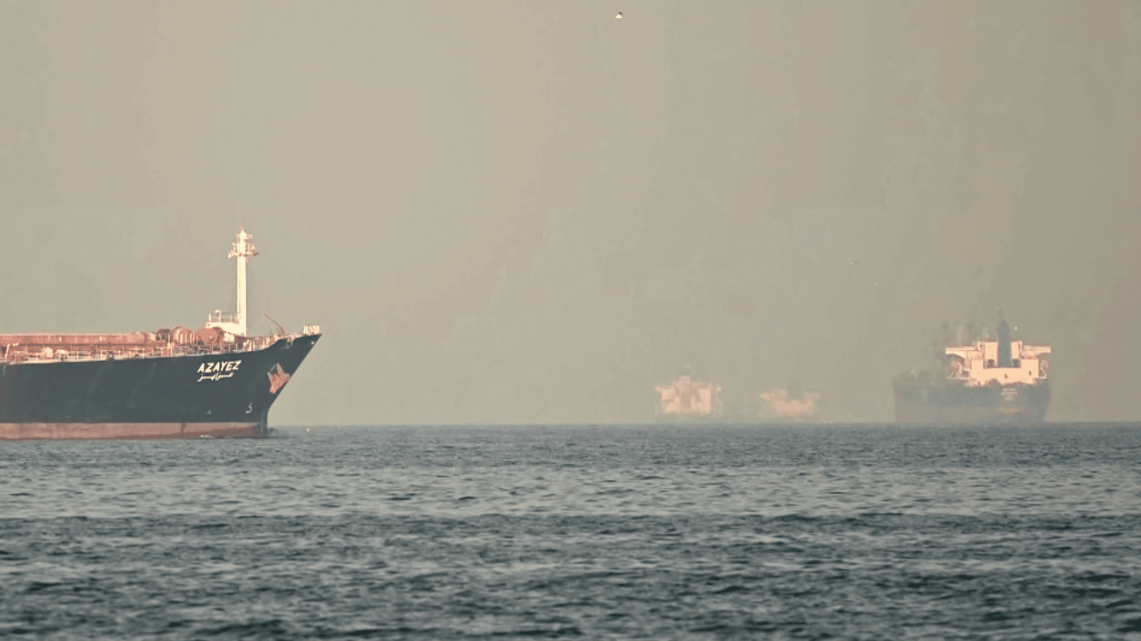 Trump Warns U.S. Will Destroy Iranian Warships After Iran Threatens Port Access