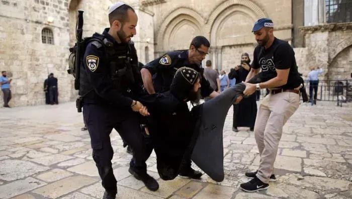 Israeli Forces Attack Christian Worshippers During Holy Saturday In Jerusalem