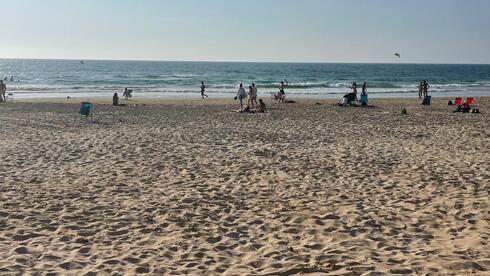 Tel Aviv suburb moves to keep outsiders off its beaches