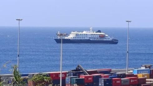 Dutch-Flagged MV Hondius Arrives In Tenerife After Hantavirus Outbreak Kills Three
