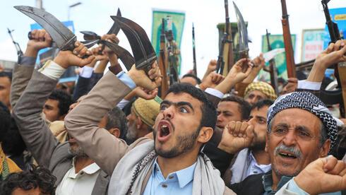 Yemen’s Government Launches Offensive To Retake Taiz Territory From Iran-Backed Houthis