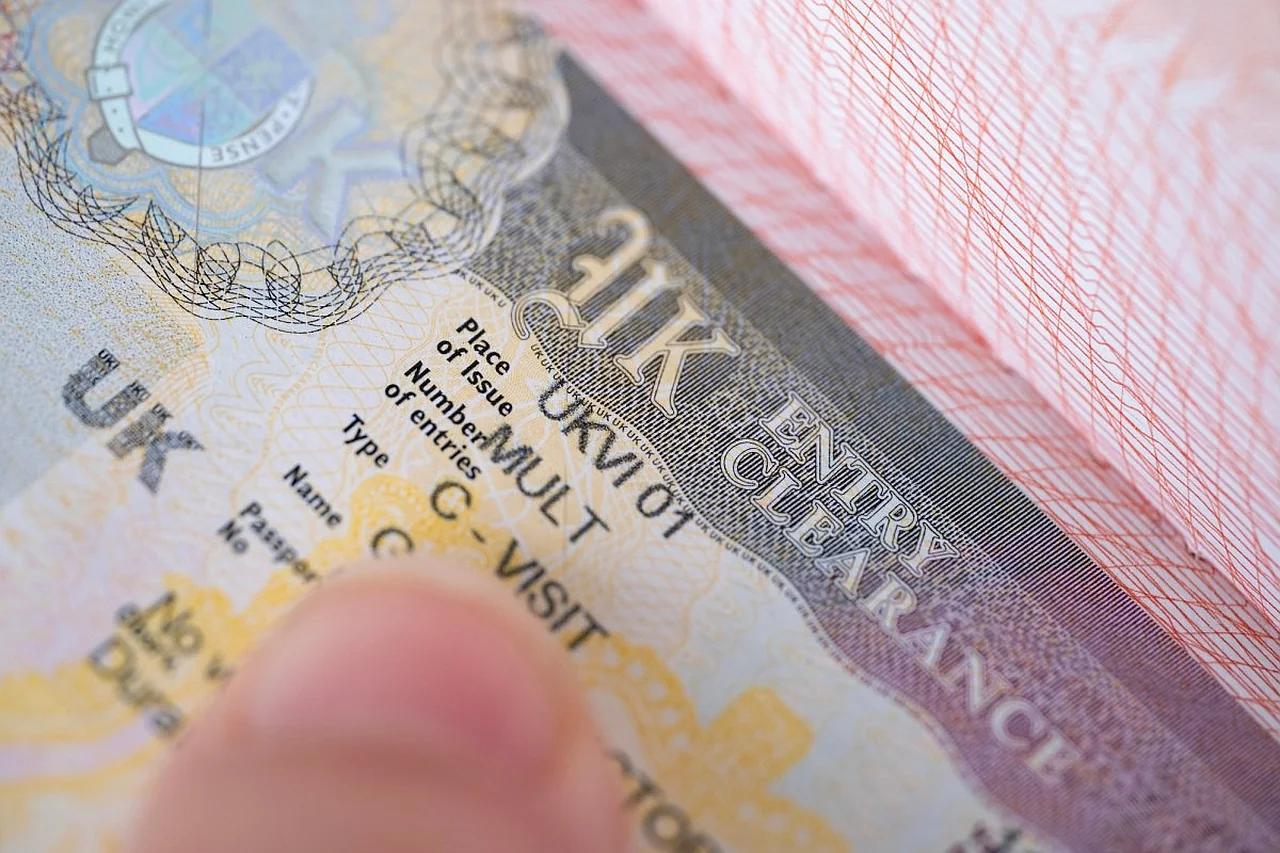 UK Visa Portal Exposed Passports And Selfie Photos Of Over 100,000 Applicants