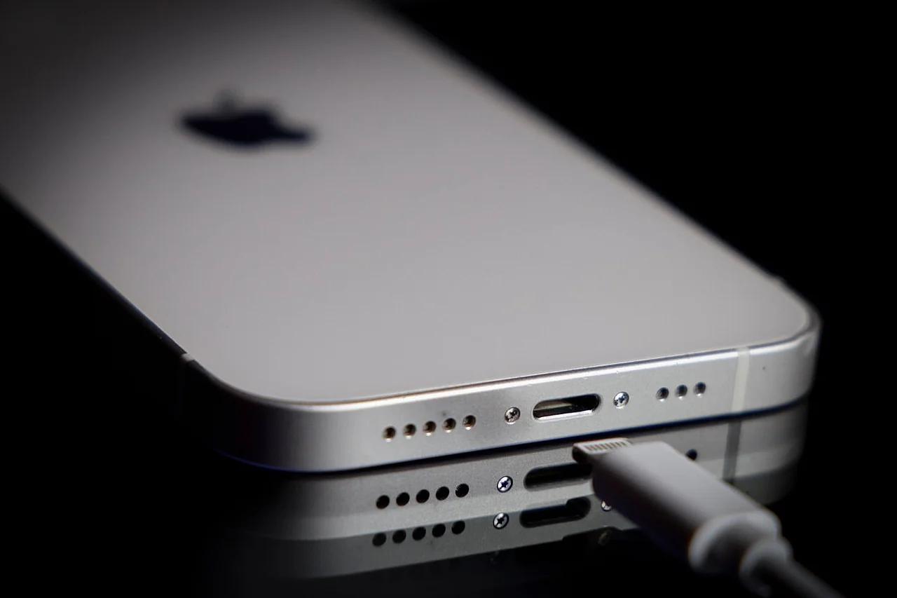 BootROM Exploit “Usbliter8” Lets Attackers Bypass Apple SecureROM on iPhones With A12, A13