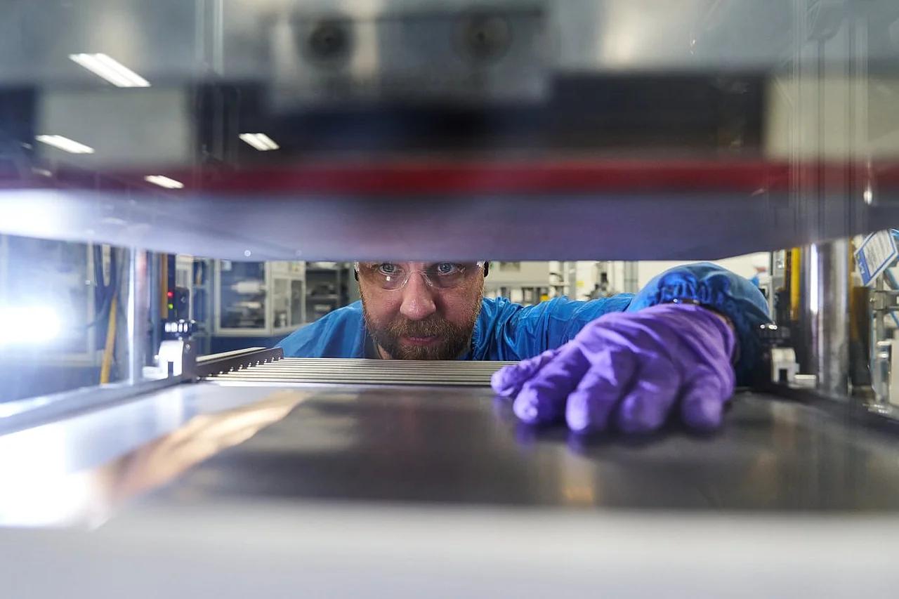 General Motors Develops Sodium-Ion Battery Cells With Peak Energy To Power AI Data Centers