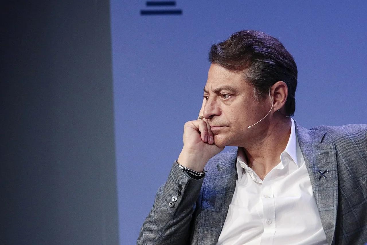 Peter Diamandis Says Global Surveillance Makes Humans Behave Better When Watched
