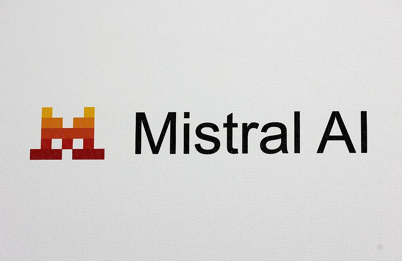 xAI d’Elon Musk discute d’un partenariat avec Mistral pour rivaliser avec OpenAI et Anthropic
